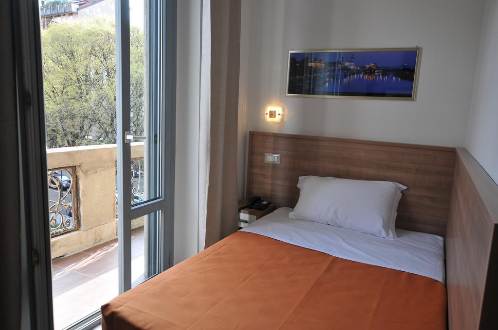 Hotel Montecarlo Milano Camera foto