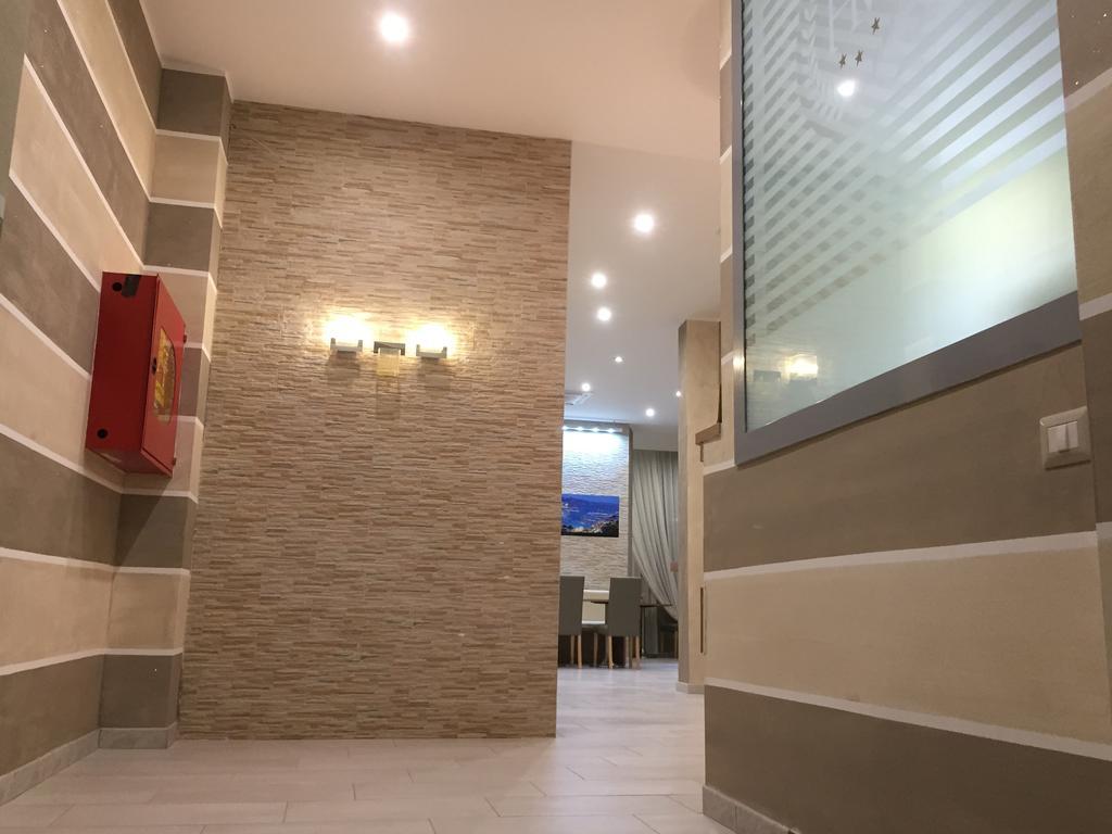 Hotel Montecarlo Milano Esterno foto
