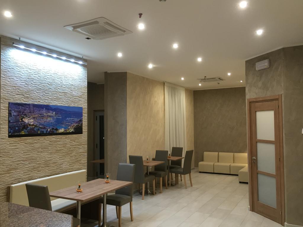 Hotel Montecarlo Milano Esterno foto