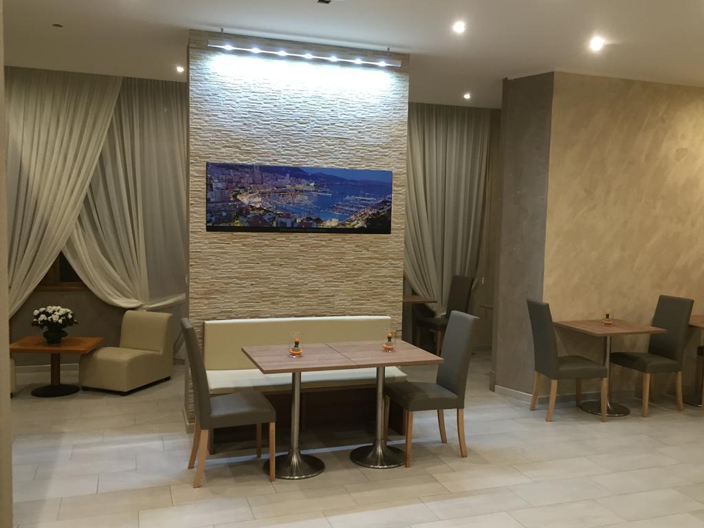 Hotel Montecarlo Milano Esterno foto