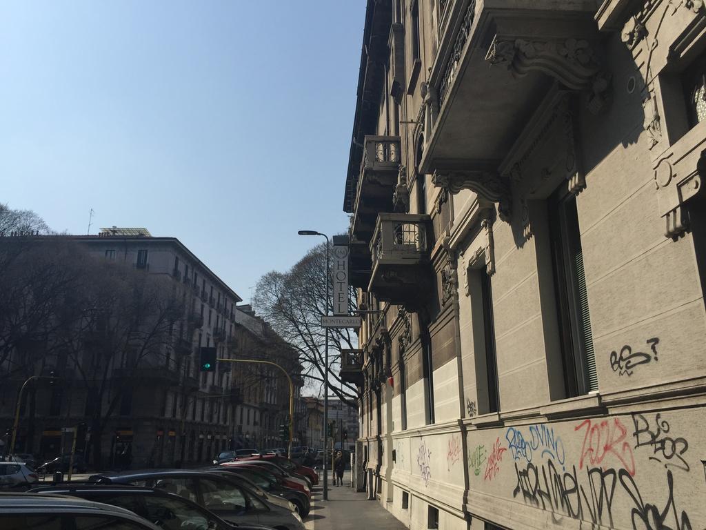 Hotel Montecarlo Milano Esterno foto